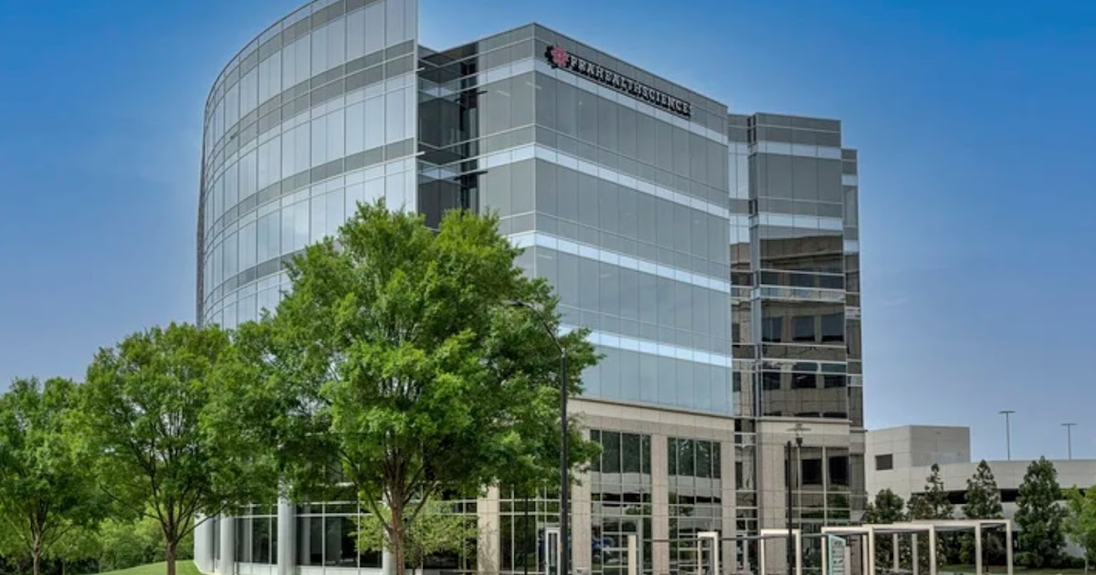 What Makes an Architecture Photographer Essential for Showcasing Commercial Spaces?