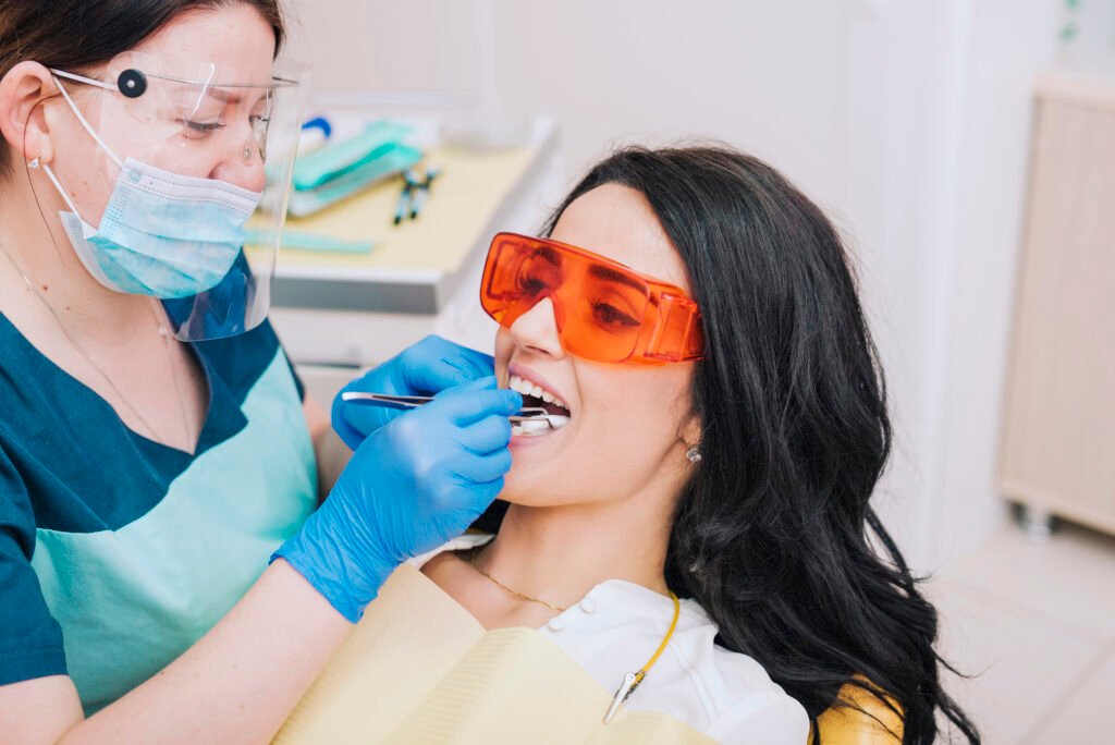 5 Smart Reasons to Pair Gum Contouring With Implants