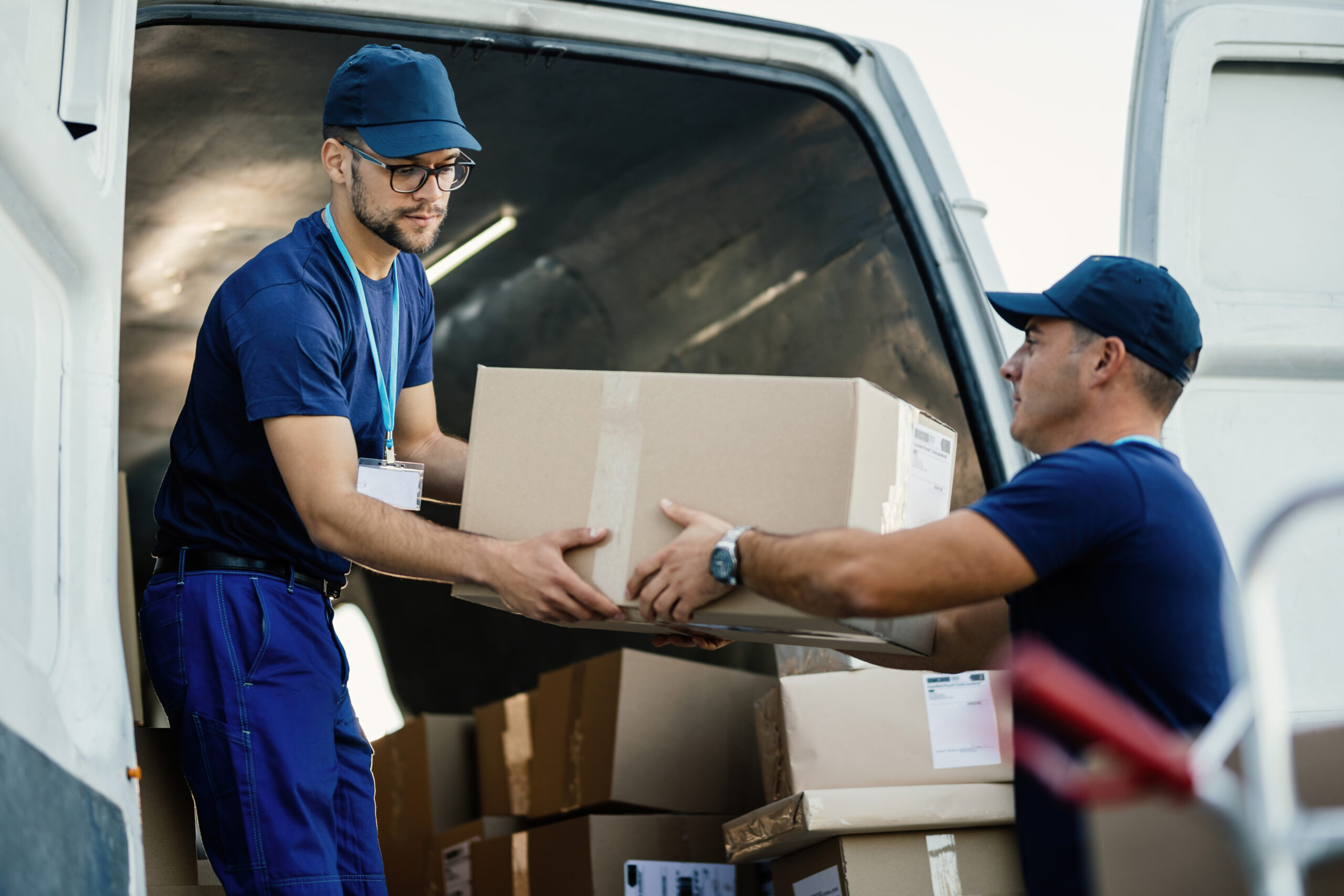 Door to Door Courier Service | Airfreight from USA, China, UK, Italy to Dubai